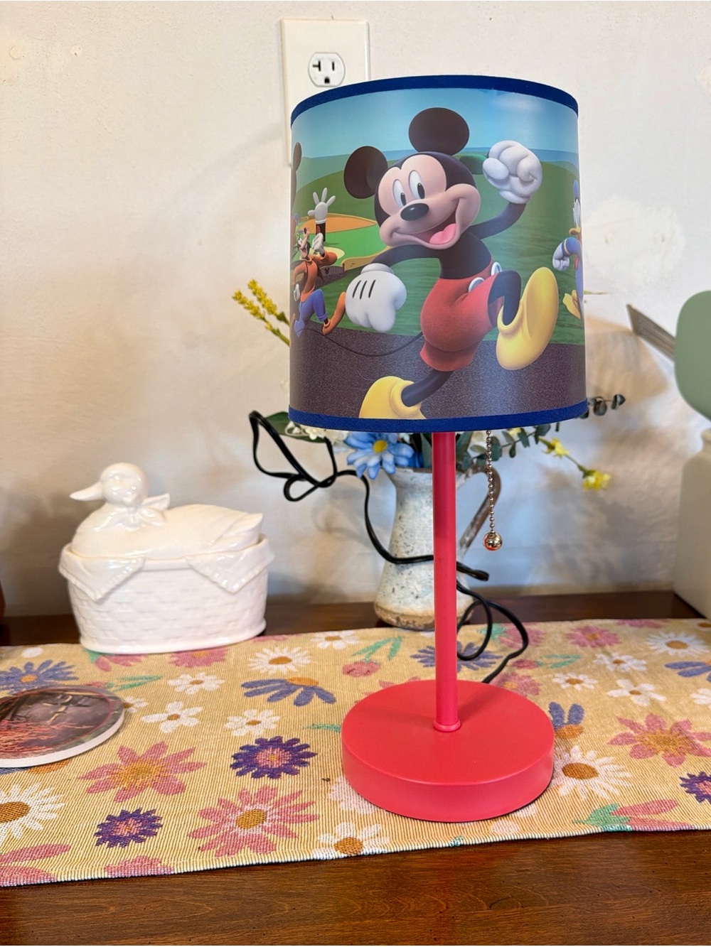 Disney Mickey Mouse Red Table Lamp. 15 inch pull chain